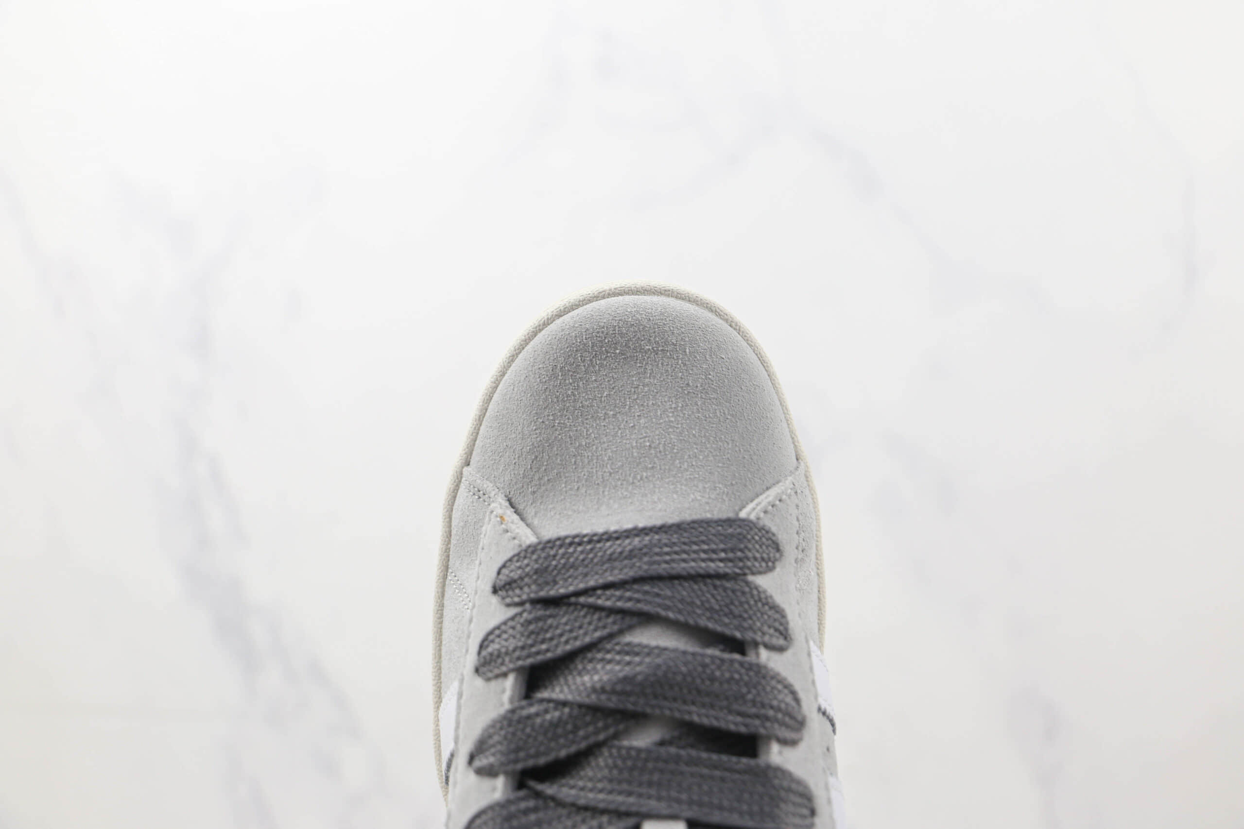 阿迪达斯Adidas originals Campus 00s纯原版本灰色Campus 00s千禧风休闲板鞋 阿迪达斯复古休闲板鞋 货号:GY9472