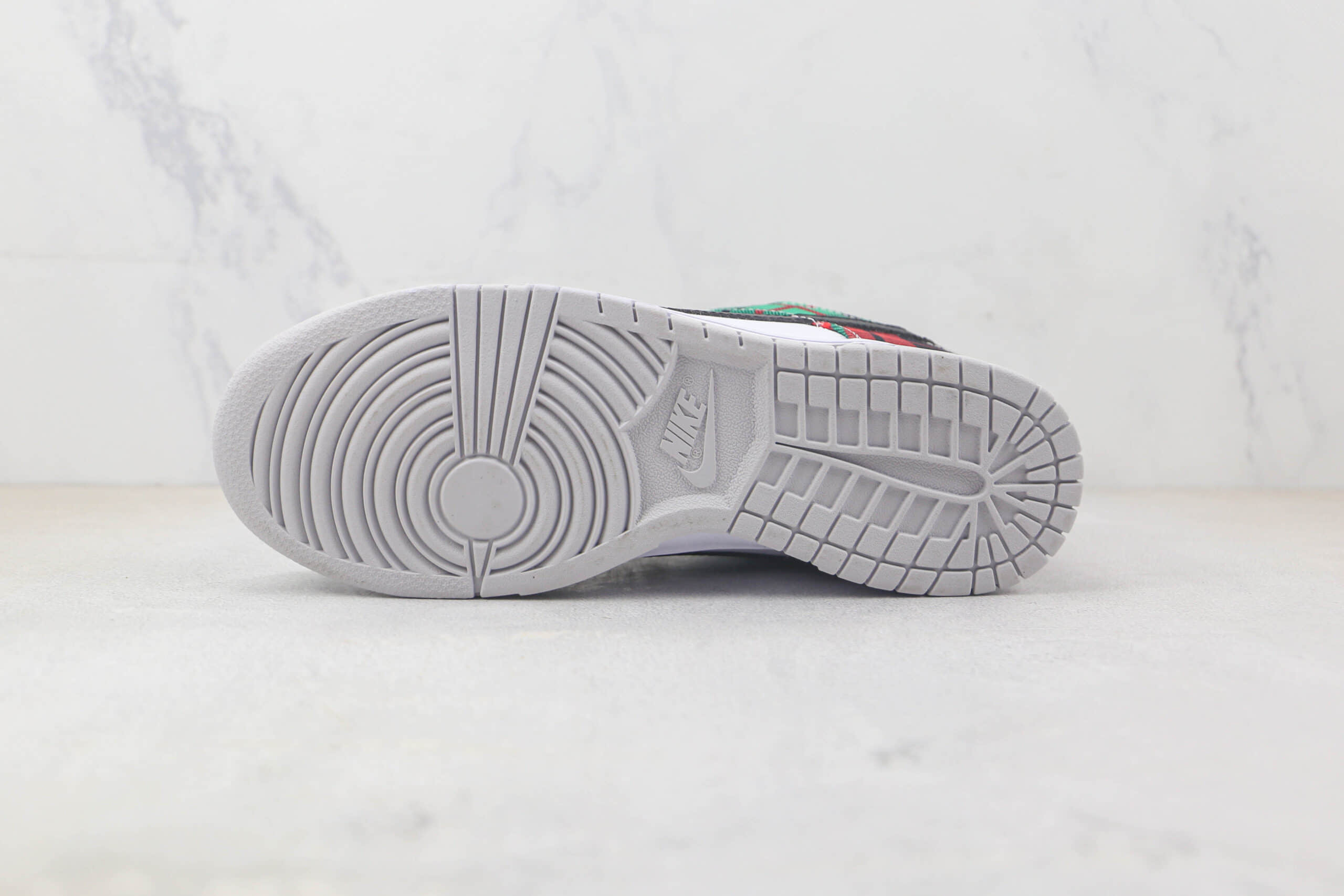 耐克Nike Dunk Low Plaid纯原版本低帮DUNK红绿格子布花纹板鞋 耐克DUNK校园板鞋 货号:DV0827-100