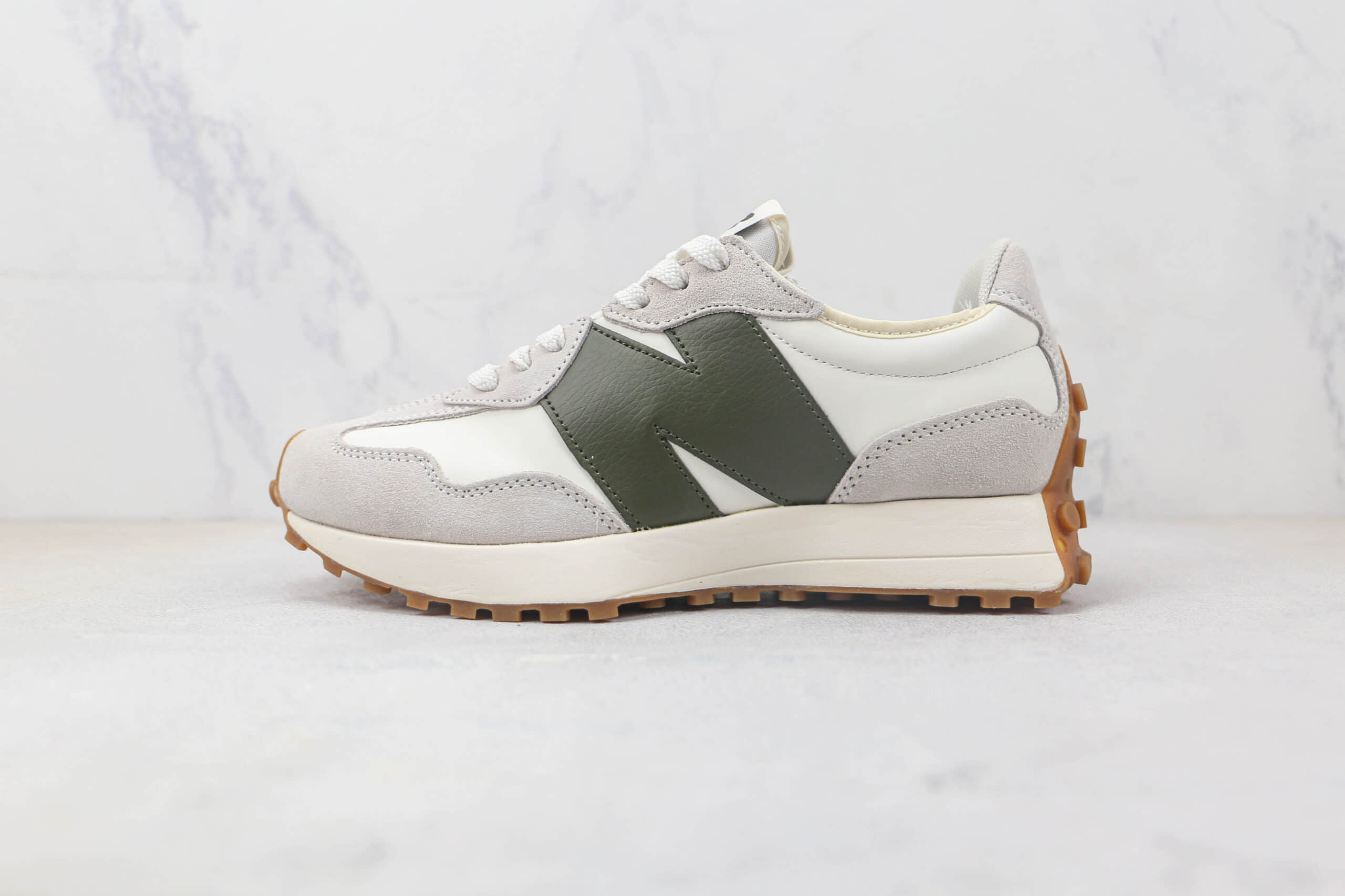 新百伦New Balance 327纯原版本皮面NB327复古慢跑鞋 新百伦NB327复古老爹鞋 货号：MS327ASN