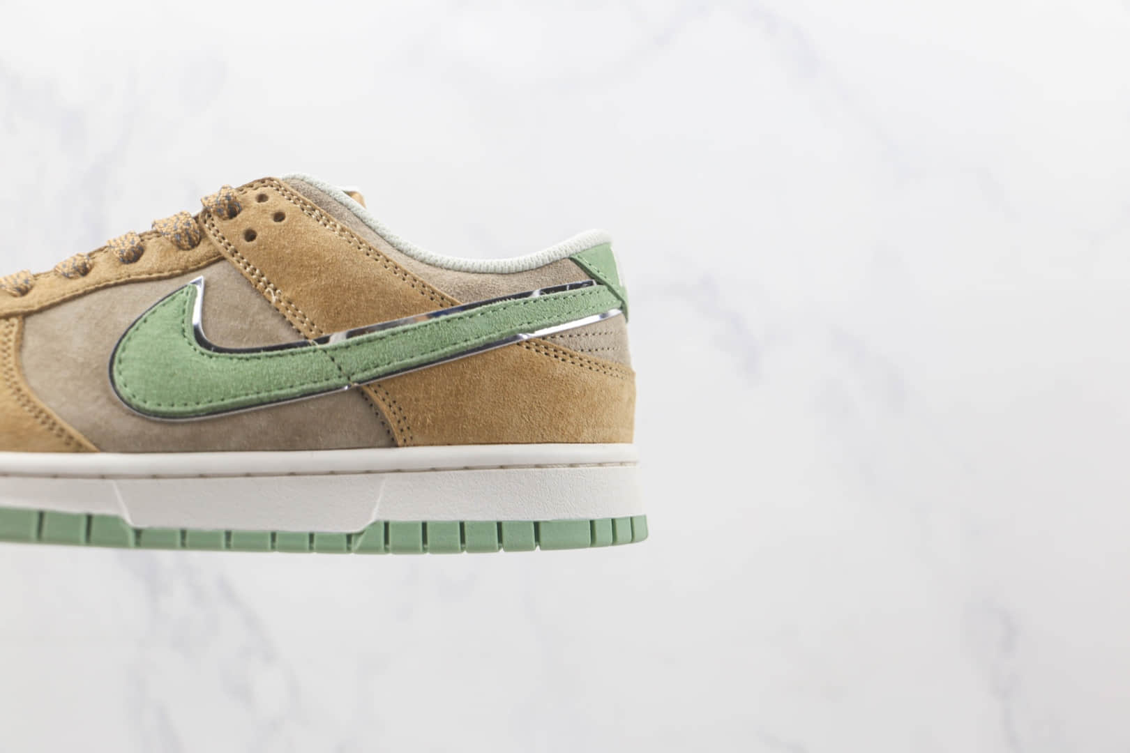 耐克Nike SB Dunk Low Pro纯原版本低帮SB DUNK大友克洋联名款麂皮棕绿色拼接板鞋 耐克DUNK校园板鞋 货号:ST1391-202