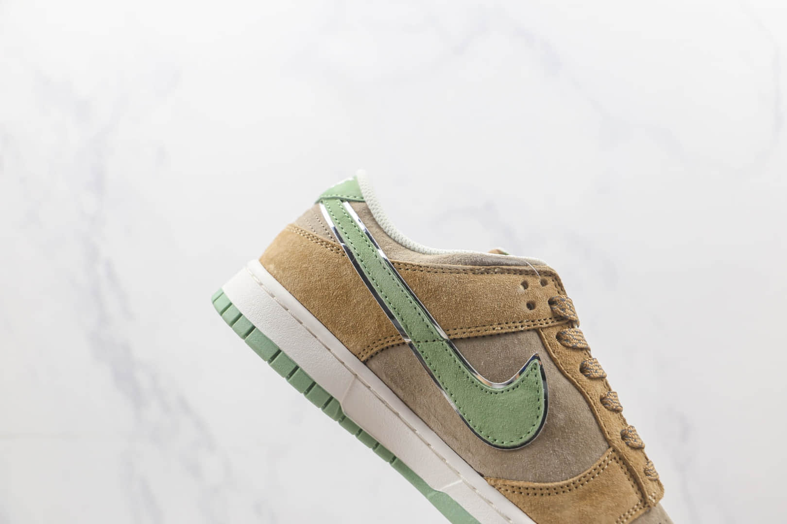 耐克Nike SB Dunk Low Pro纯原版本低帮SB DUNK大友克洋联名款麂皮棕绿色拼接板鞋 耐克DUNK校园板鞋 货号:ST1391-202
