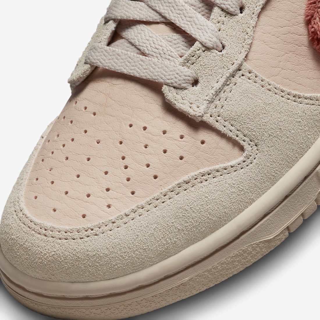 质感出色！这双Dunk秋冬别错过！ 货号：DZ4706-200