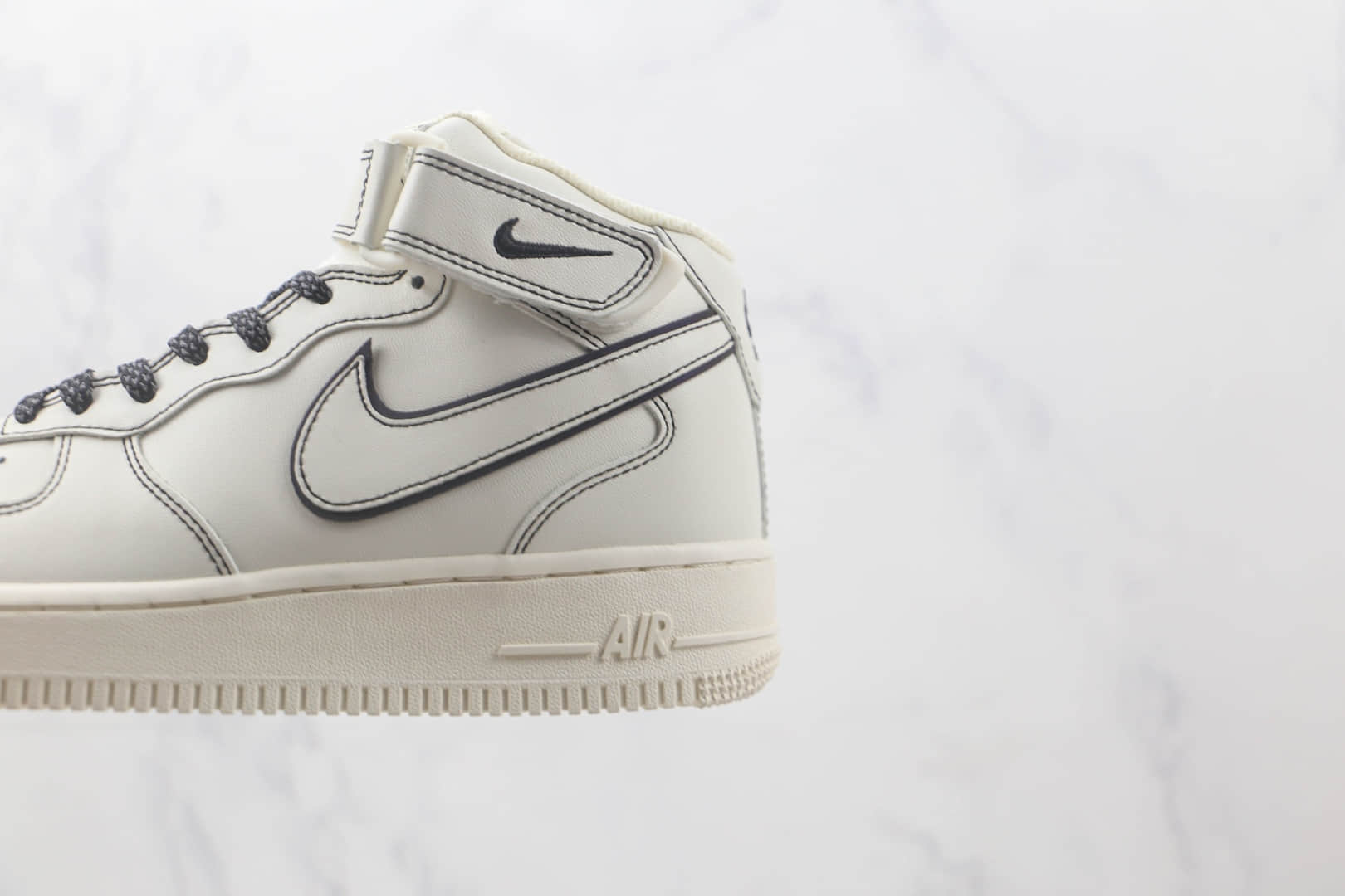 耐克Nike Air Force 1 Mid纯原版本中帮空军一号白黑缝线板鞋 耐克空军一号气垫鞋 货号:BY6899-693