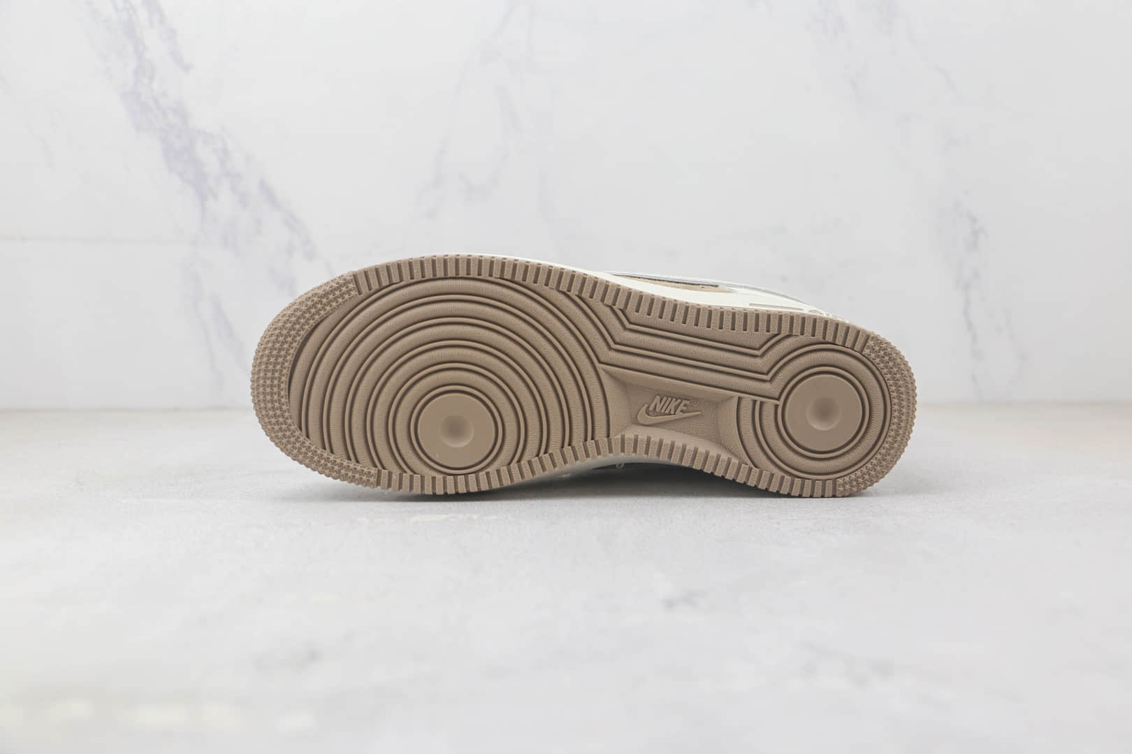 耐克Nike Air Force 1 '07 Low纯原版本低帮空军一号银勾灰棕色板鞋 耐克空军一号定制款 货号：BQ3966-183