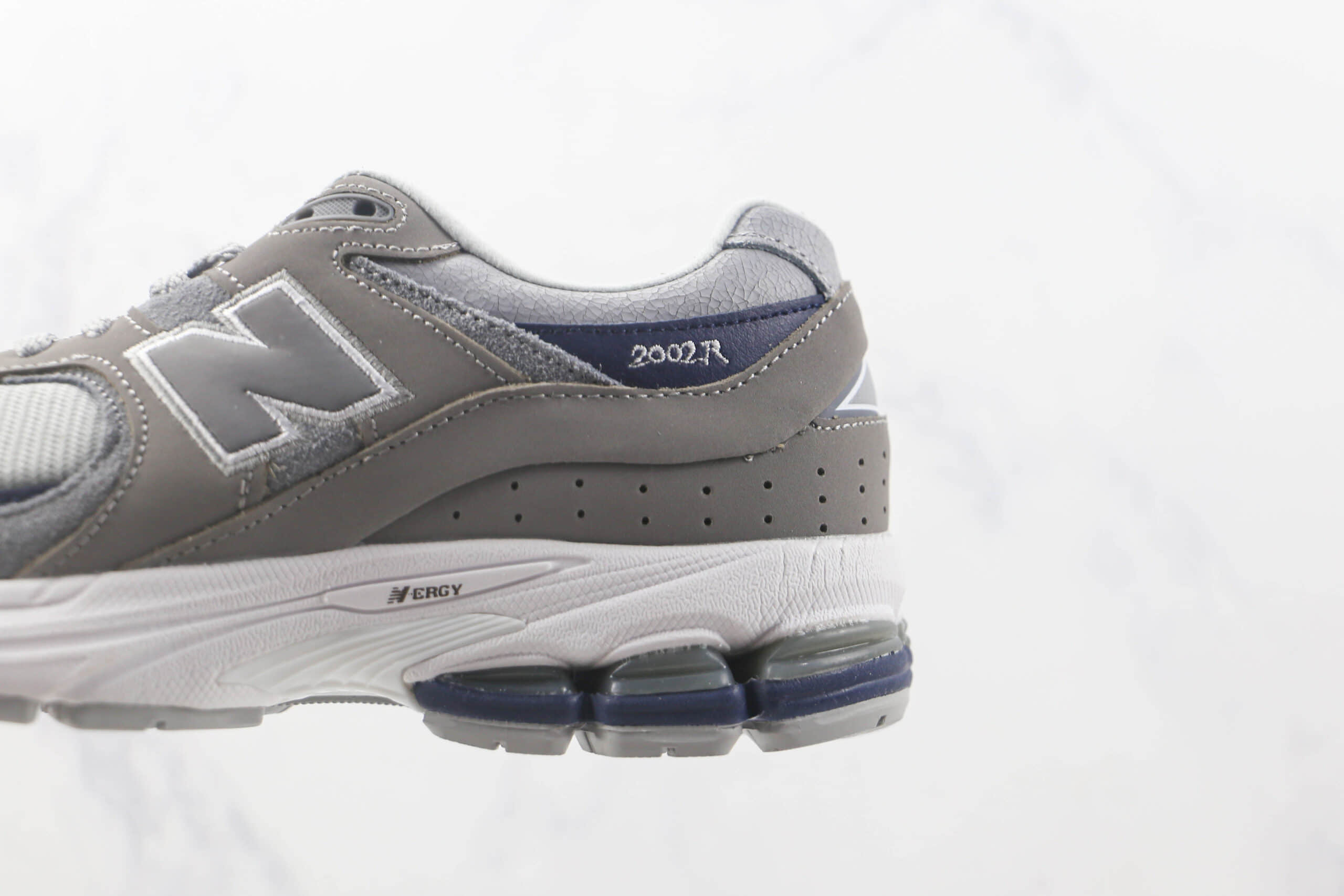 新百伦New balanc 2002纯原版本灰藏青色复古老爹鞋 新百伦2002R复古慢跑鞋 货号:M2002RTH