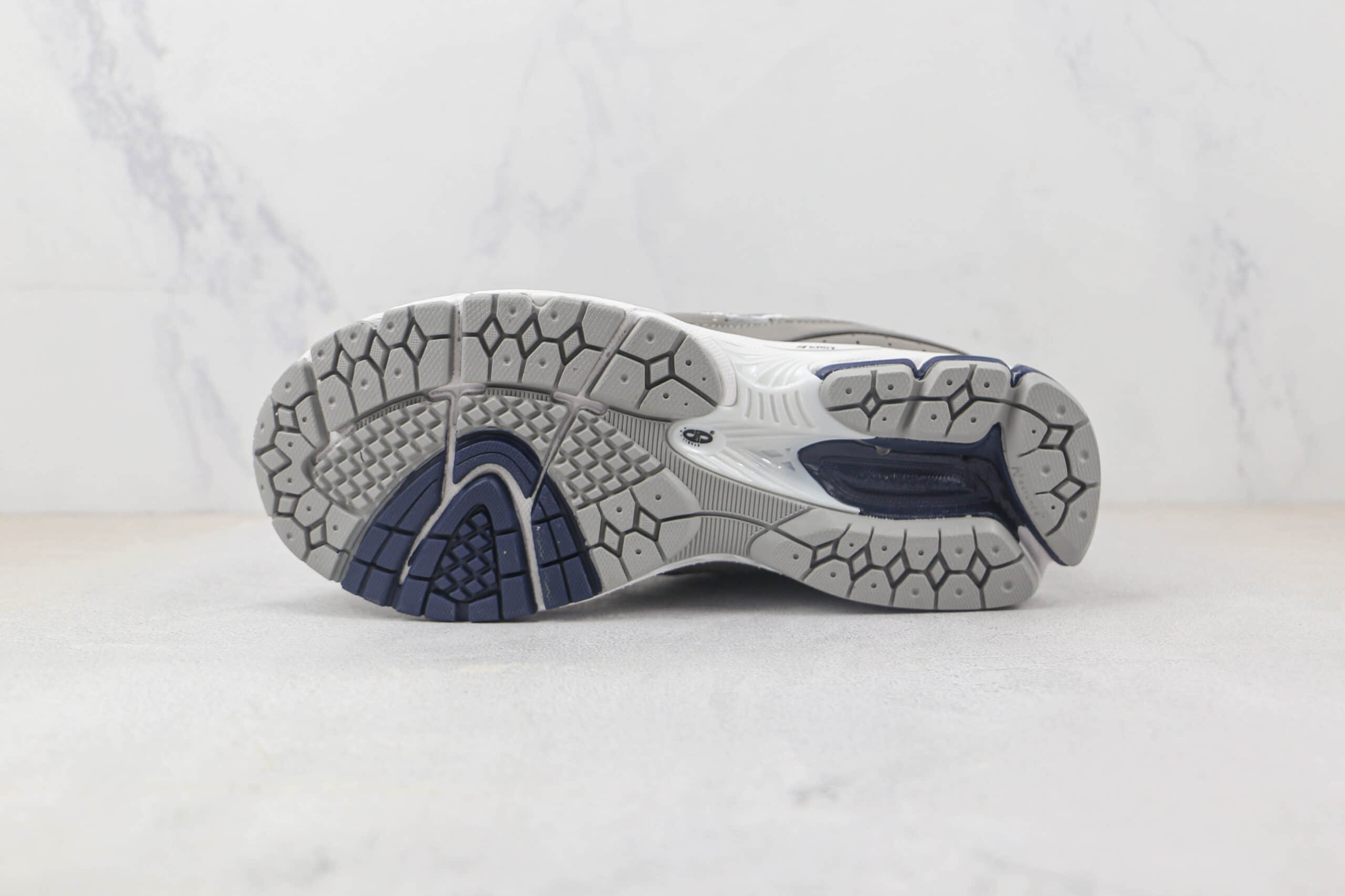 新百伦New balanc 2002纯原版本灰藏青色复古老爹鞋 新百伦2002R复古慢跑鞋 货号:M2002RTH