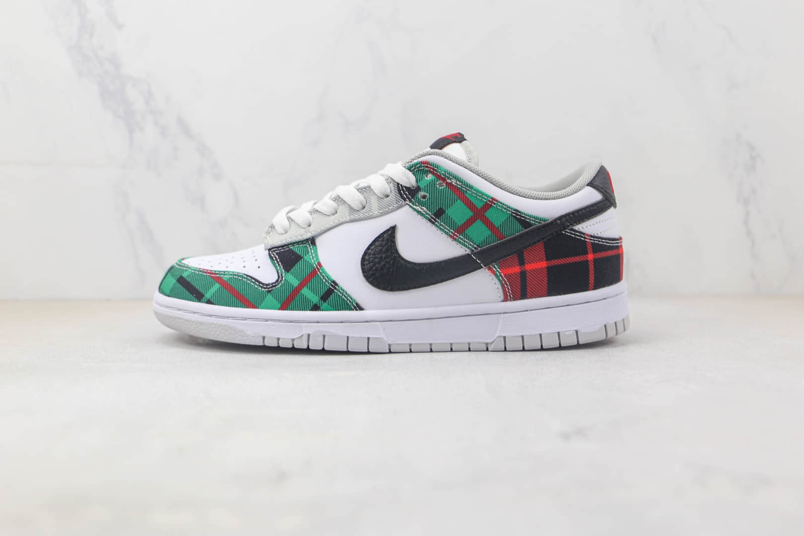 耐克Nike Dunk Low Plaid纯原版本低帮DUNK红绿格子布花纹板鞋 耐克DUNK校园板鞋 货号:DV0827-100