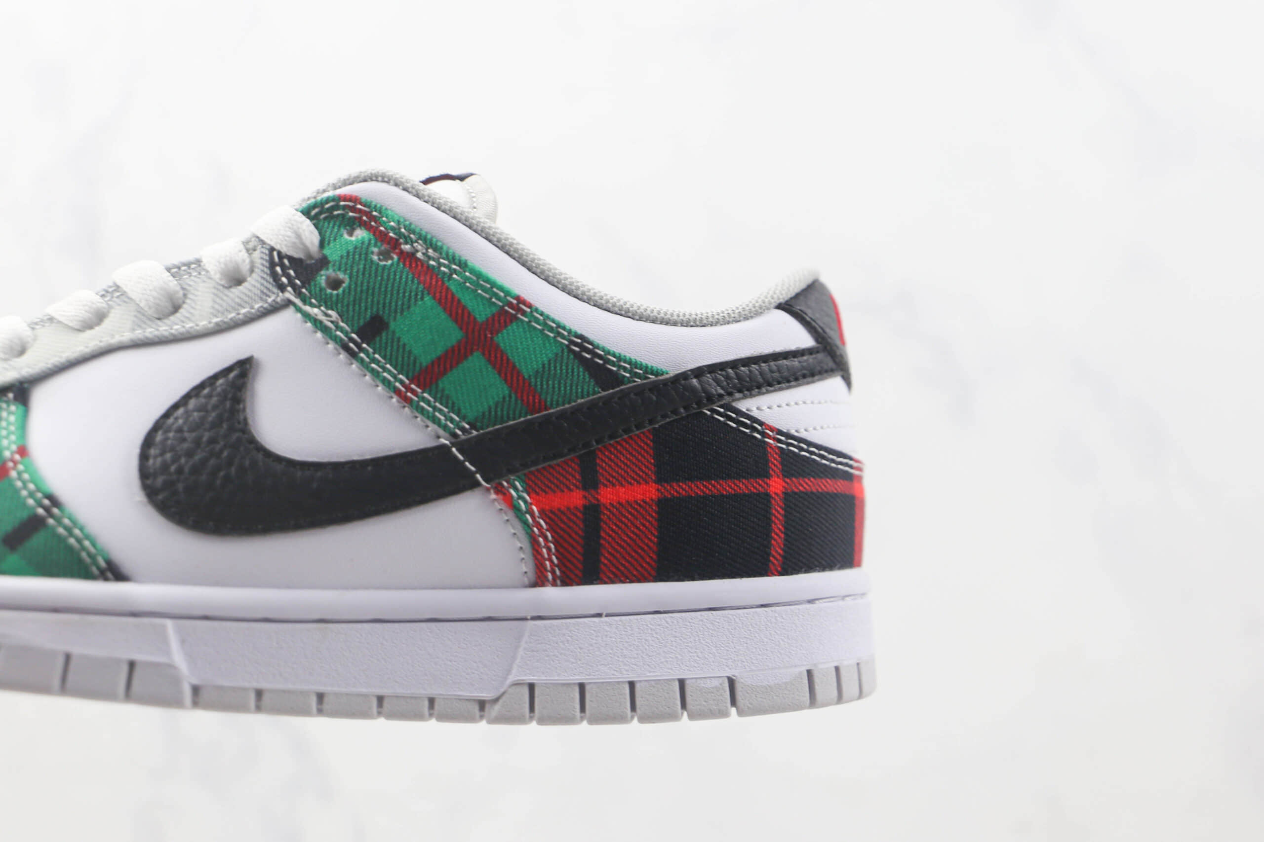 耐克Nike Dunk Low Plaid纯原版本低帮DUNK红绿格子布花纹板鞋 耐克DUNK校园板鞋 货号:DV0827-100
