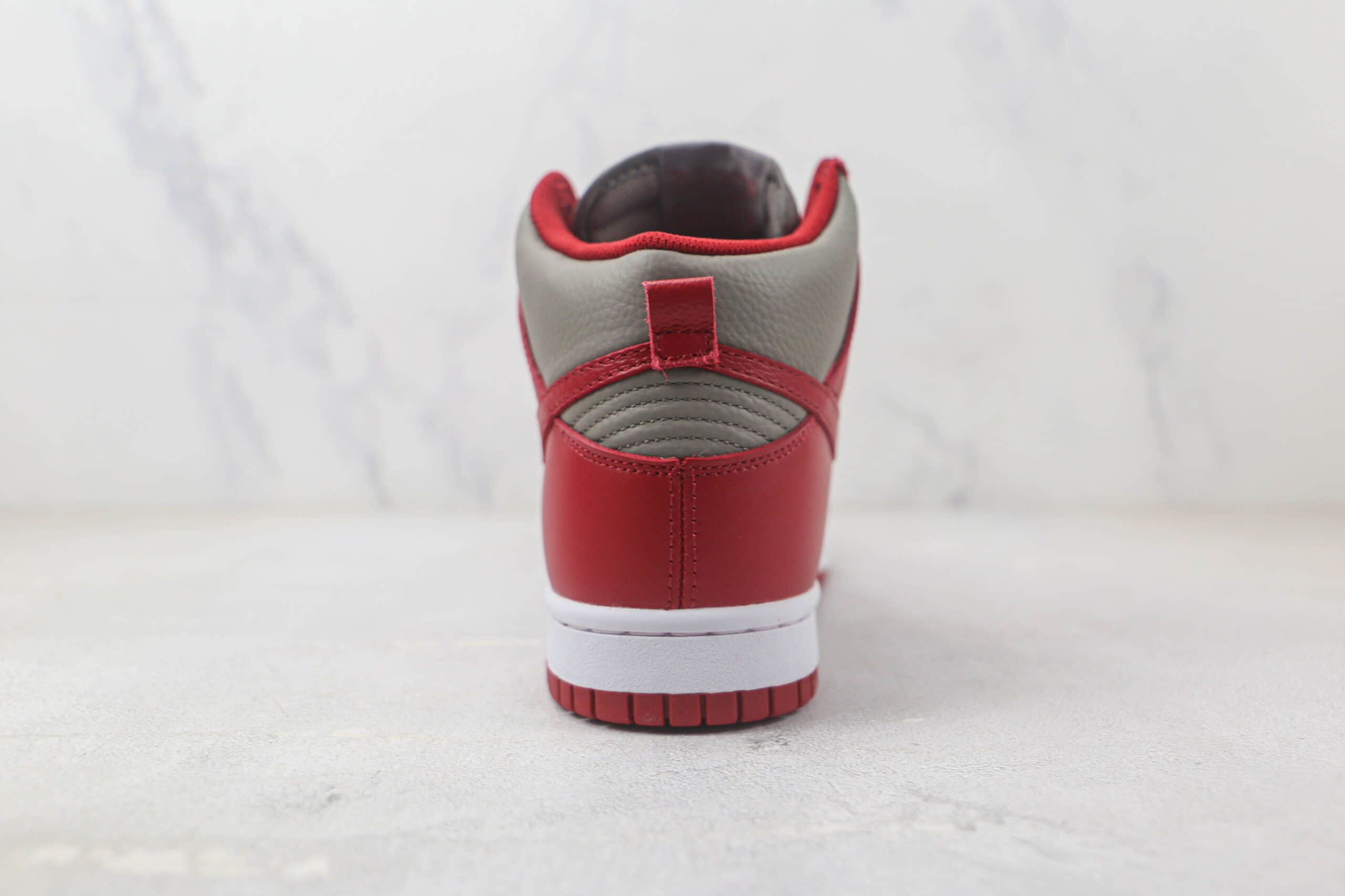 耐克Nike SB Dunk High纯原版本高帮DUNK红棕色板鞋 莆田耐克SB DUNK系列板鞋 货号：850477-001