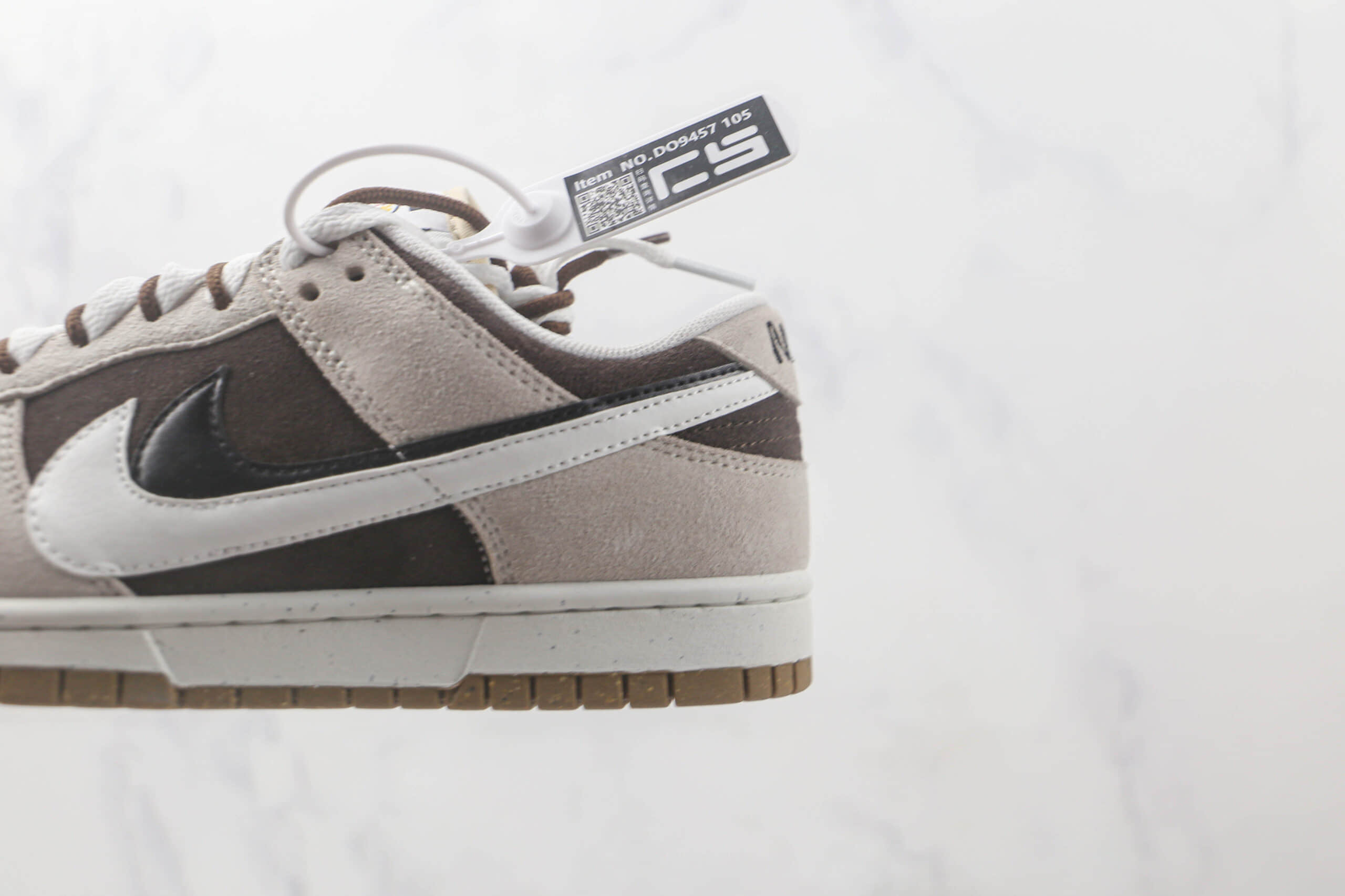 耐克Nike Dunk Low SE 85纯原版本低帮DUNK黑白双钩板鞋 莆田天花板DUNK系列 货号：DO9457-105