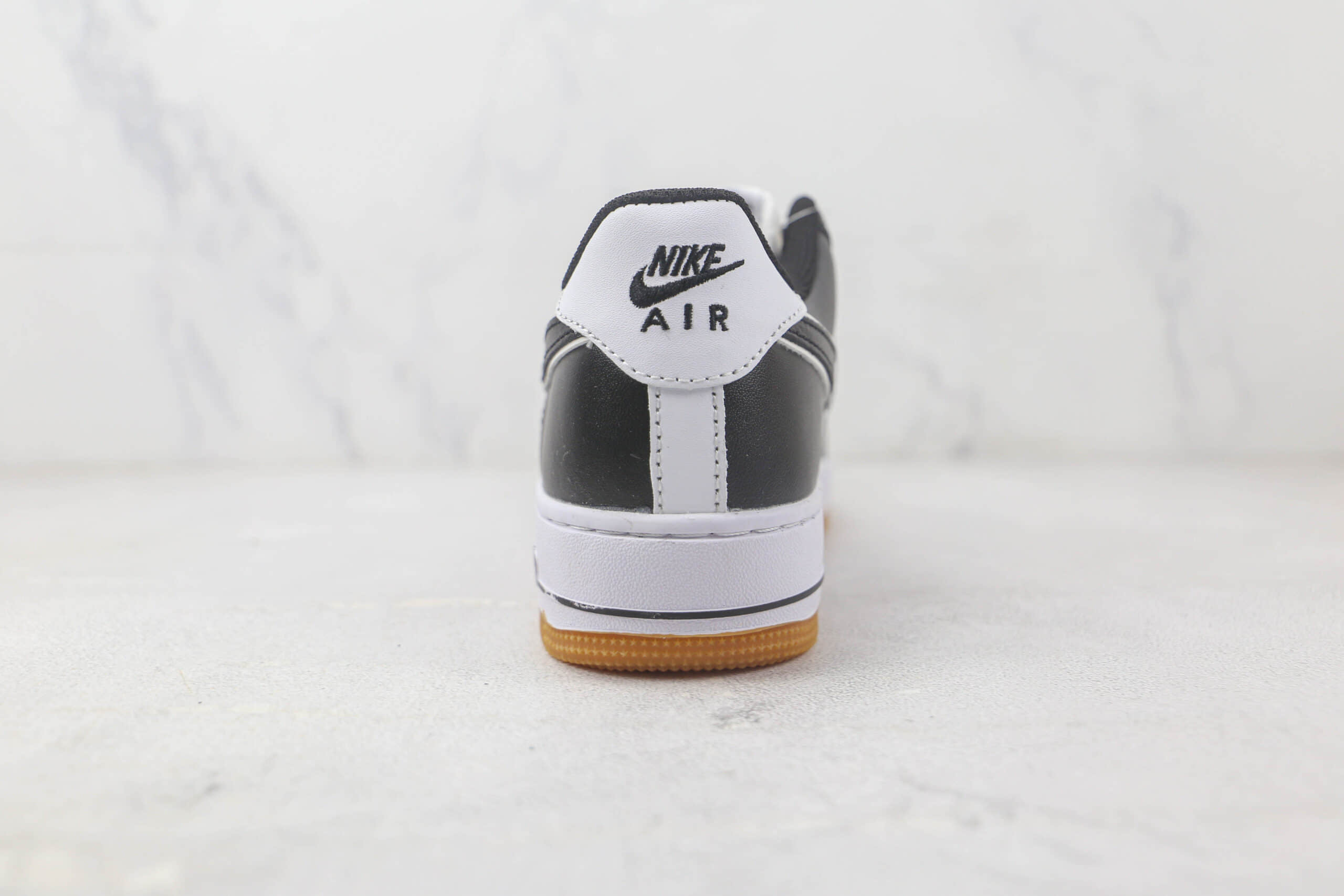 耐克Nike Air Force 1 Low 07纯原版本空军一号AF1黑白生胶板鞋 耐克空军一号校园板鞋 货号：AW2296-002