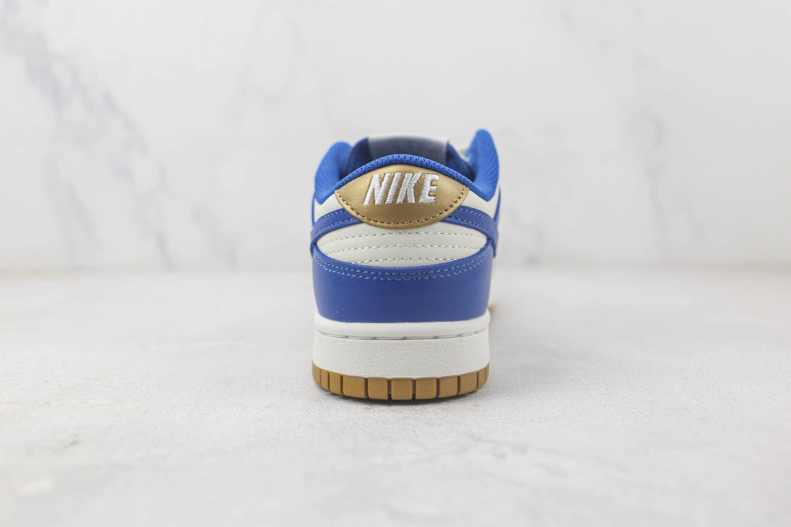 耐克Nike SB Dunk Low Dunk纯原版本低帮SB DUNK白蓝生胶底板鞋 莆田天花板DUNK系列 货号：FB7173-141