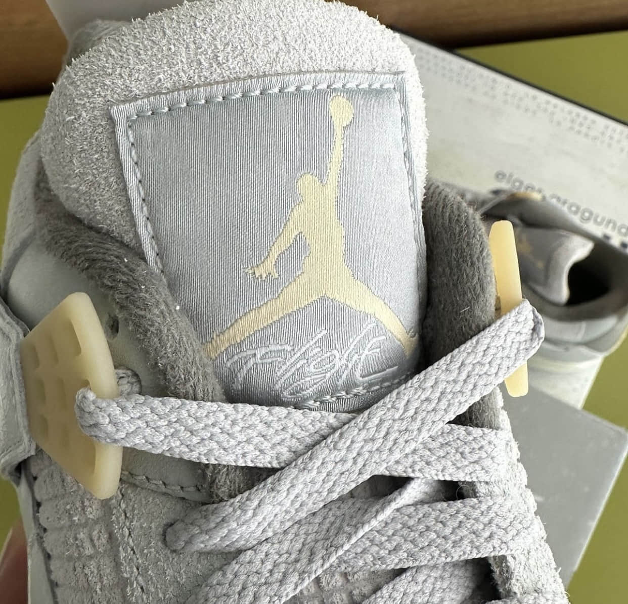 AJ4“光子尘埃”最新实物细节曝光！规格超高！ 货号：DV3742-021