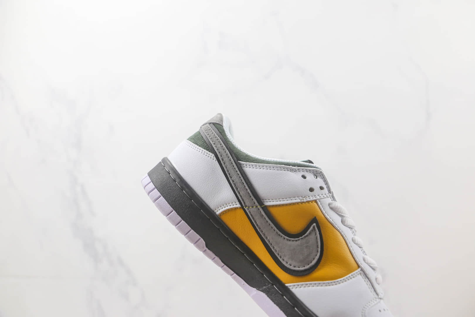 耐克Nike SB Dunk Low Dunk纯原版本低帮SB DUNK白黄黑色24号板鞋 莆田天花板DUNK板鞋 货号：DD1391-004