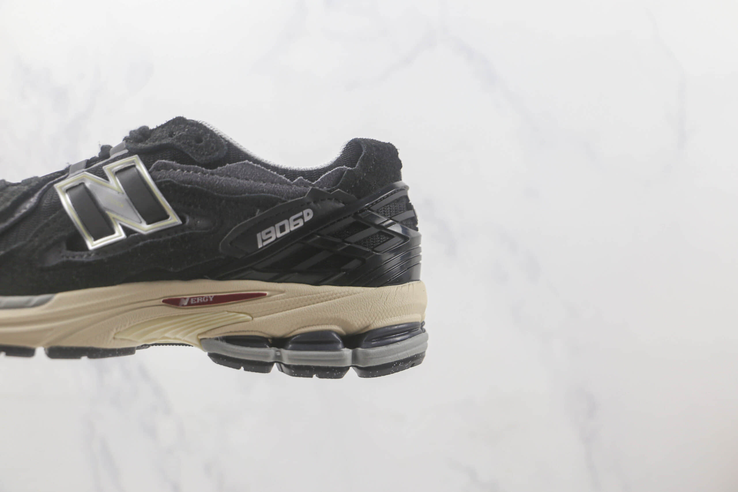 新百伦New Balance 1906纯原版本NB1906D黑色复古老爹鞋 新百伦NB1906系列老爹鞋 货号：M1906DD