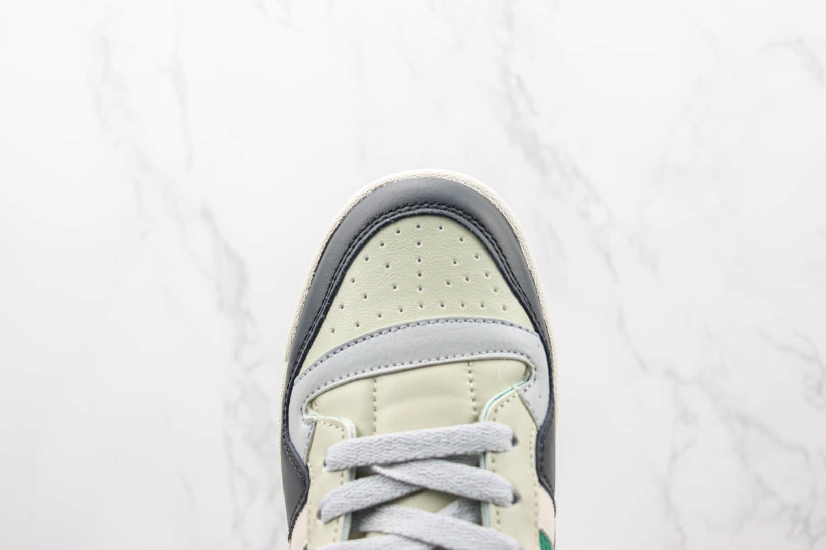 阿迪达斯Adidas Forum 84 Low OG纯原版本Forum84复古板鞋 莆田阿迪达斯复古板鞋系列 货号：HQ6938