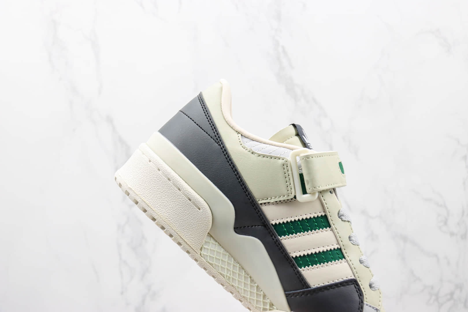 阿迪达斯Adidas Forum 84 Low OG纯原版本Forum84复古板鞋 莆田阿迪达斯复古板鞋系列 货号：HQ6938