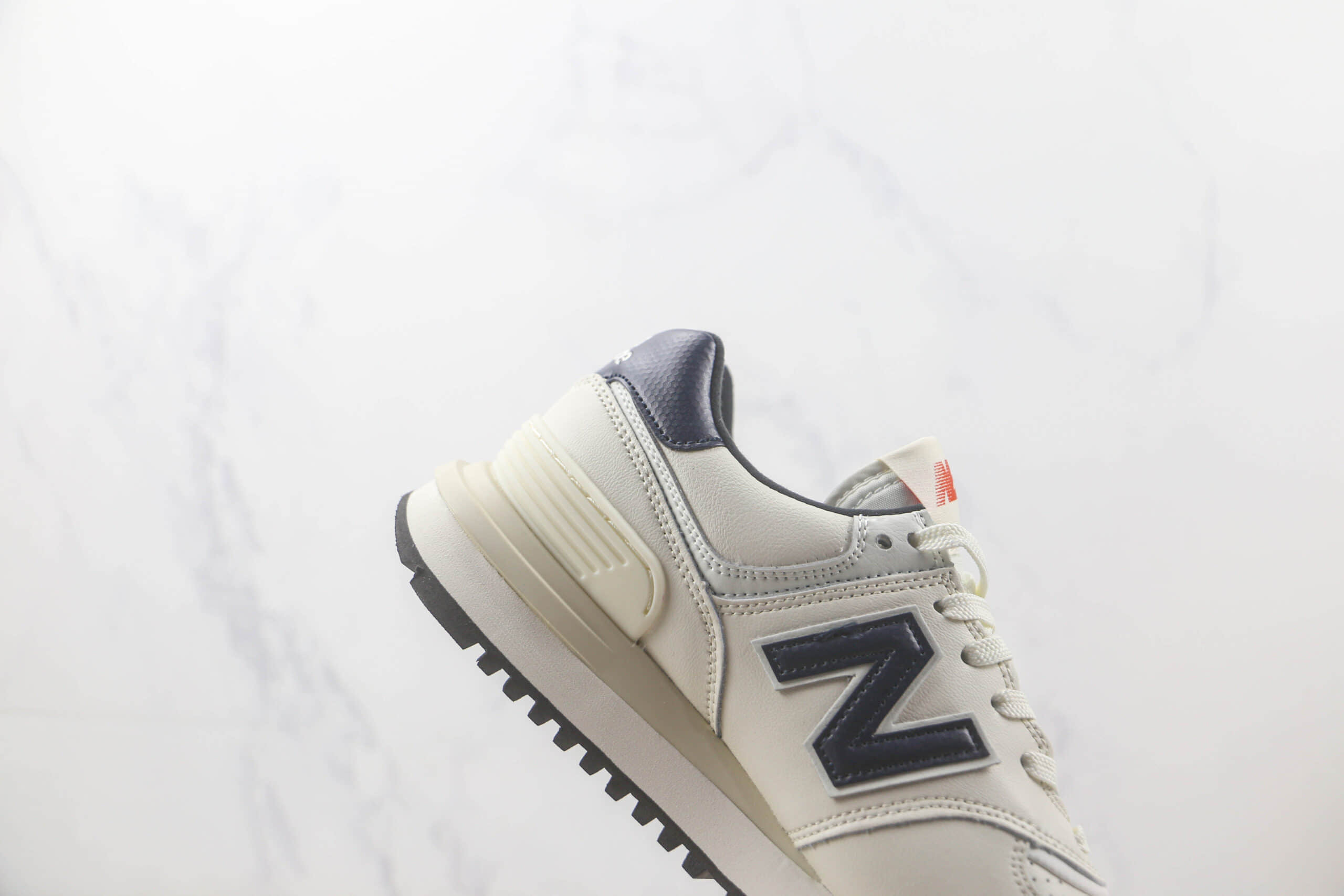 新百伦New Balance 574纯原版本白黑色NB574复古慢跑鞋 莆田天花板NB系列跑鞋 货号：U574LGTO
