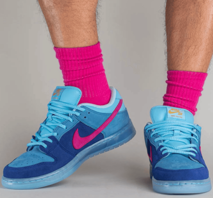 RTJ x Nike SB Dunk联名上脚图曝光！你选蓝精灵还是黑粉？
