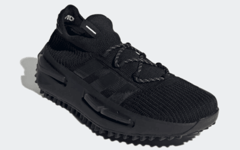 天鹅绒鞋面+链条挂饰！全新Nike Dunk Low Disrupt即将登场！ 货号：DO5219-010