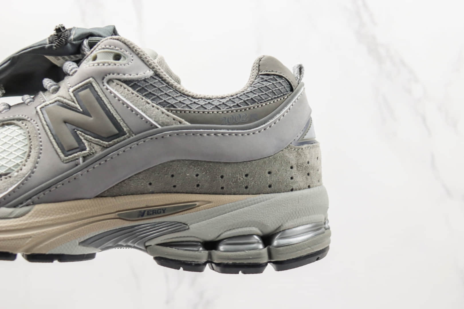 新百伦New Balance 2002R纯原版本NB2002复古缓震慢跑鞋 复刻新百伦NB2002老爹鞋 货号：M2002RVC