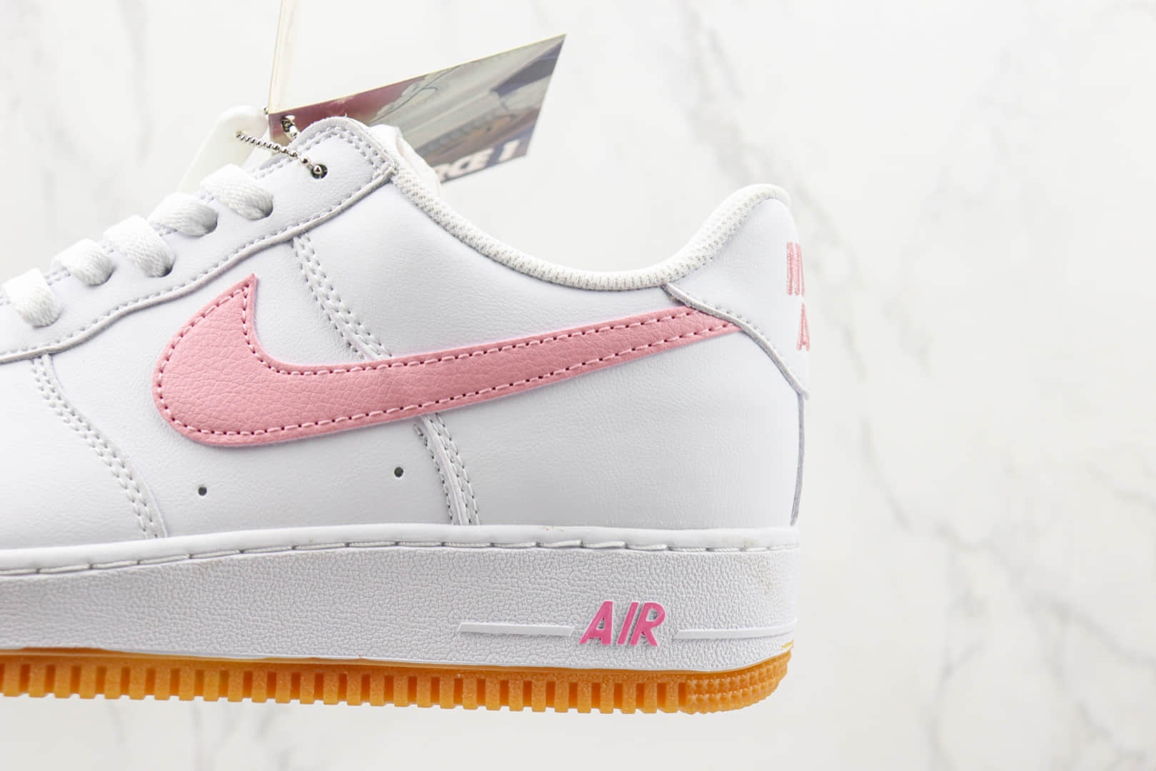 耐克Nike Air Force 1 '07 Low纯原版本低帮空军一号白粉色生胶底配色板鞋 耐克AF1系列板鞋 货号：DM0576-101