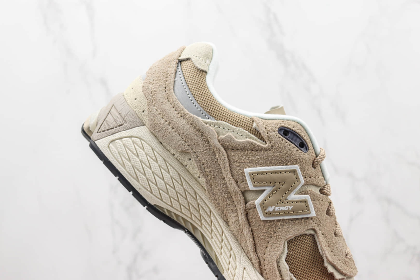 新百伦New Balance 2002R纯原版本NB2002浅卡其色复古老爹鞋 天花板NB系列跑鞋 货号：M2002RDL