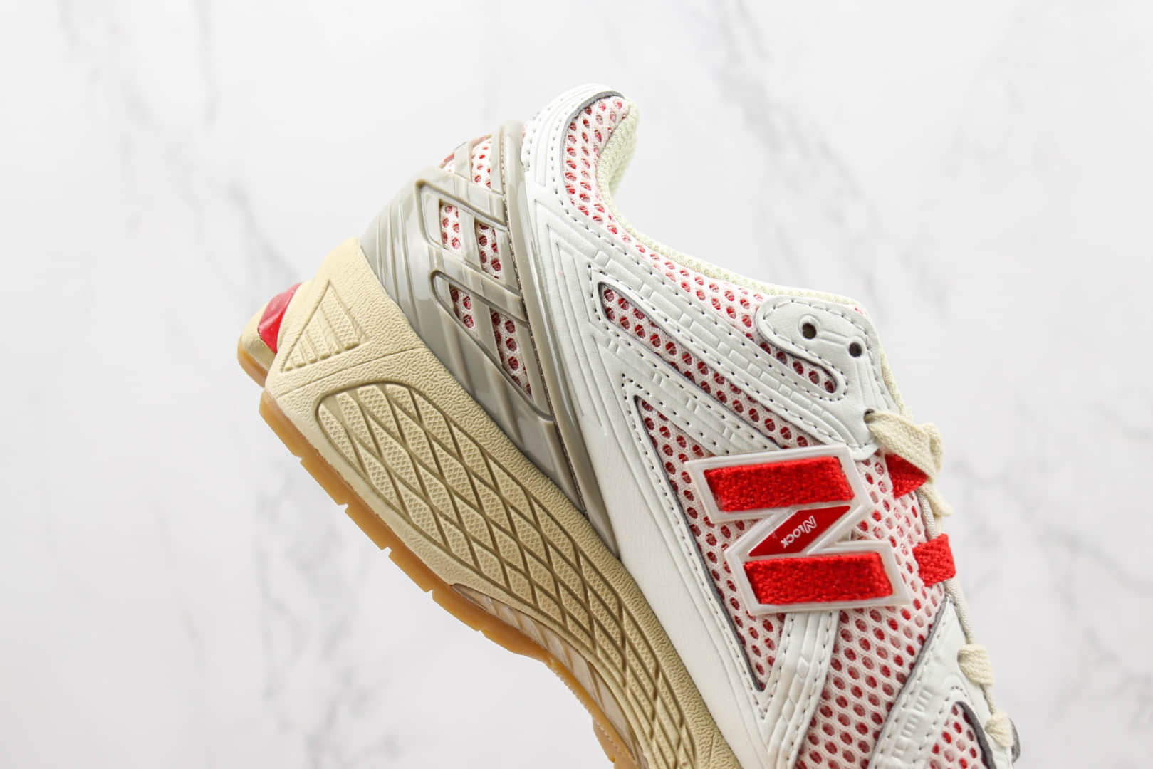 新百伦New Balance 1906纯原版本NB1906白红色复古慢跑鞋 莆田新百伦系列老爹鞋 货号：M1906RO