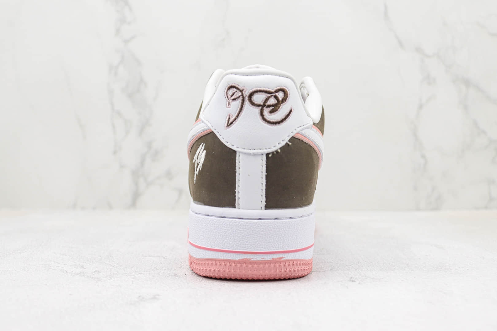 耐克Nike Air Force 1'07 Low纯原版本空军一号AF1白咖粉色TS刺绣板鞋 莆田天花板空军一号系列 货号：CN2405-111