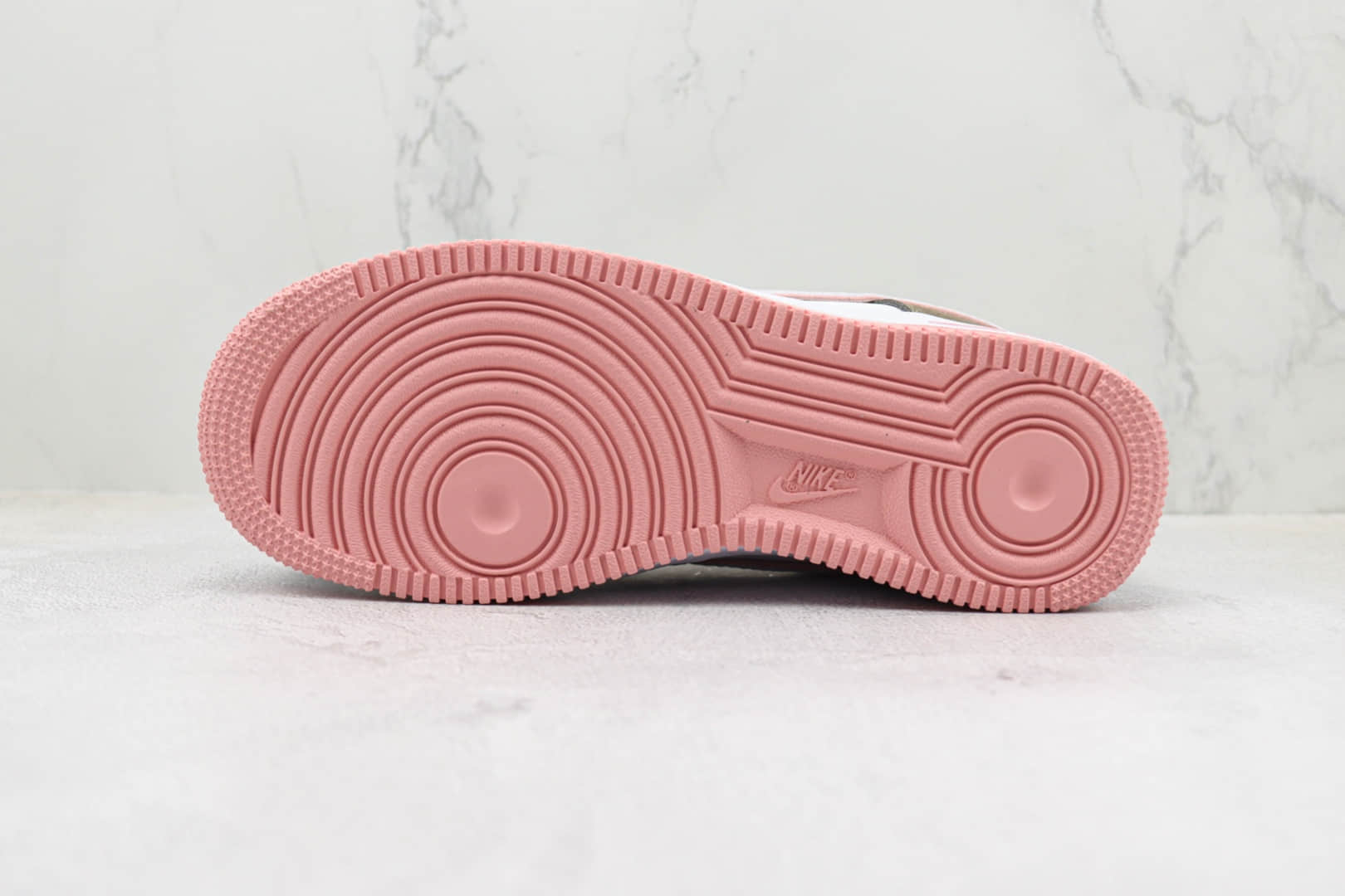 耐克Nike Air Force 1'07 Low纯原版本空军一号AF1白咖粉色TS刺绣板鞋 莆田天花板空军一号系列 货号：CN2405-111