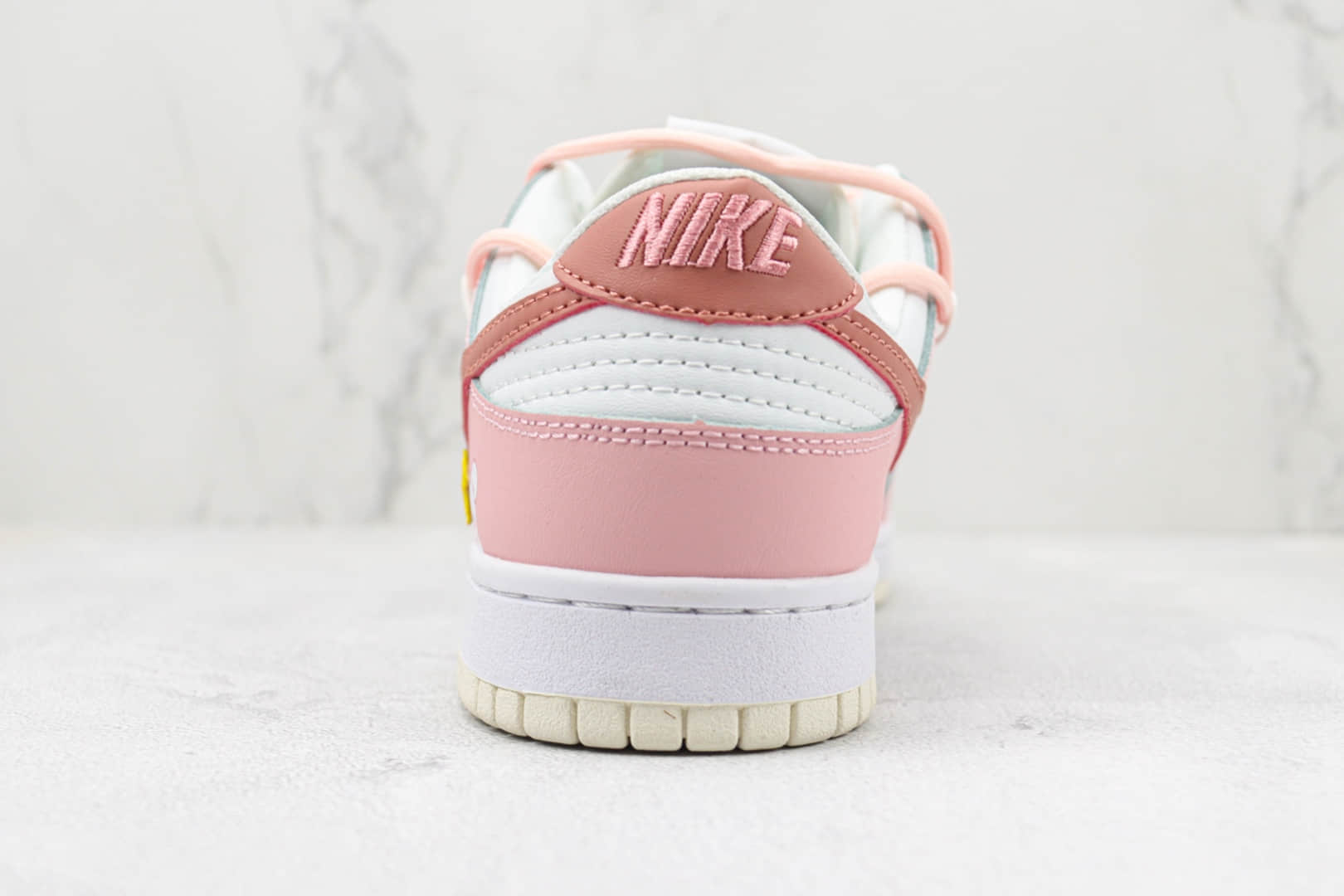 耐克Nike SB Dunk Low纯原版本低帮Dunk白粉兔子解构抽绳板鞋 莆田天花板Dunk系列 货号：CW1590-017