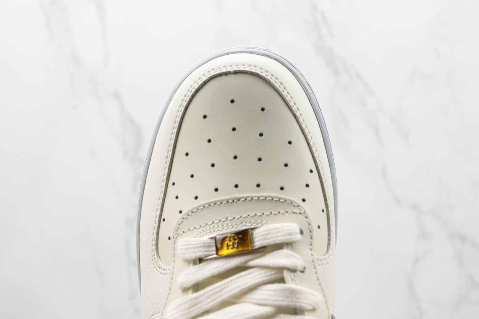 耐克Nike Air Force 1 Mid纯原版本空军一号大白兔中帮板鞋 莆田天花板AF1系列 货号：CW0088-928