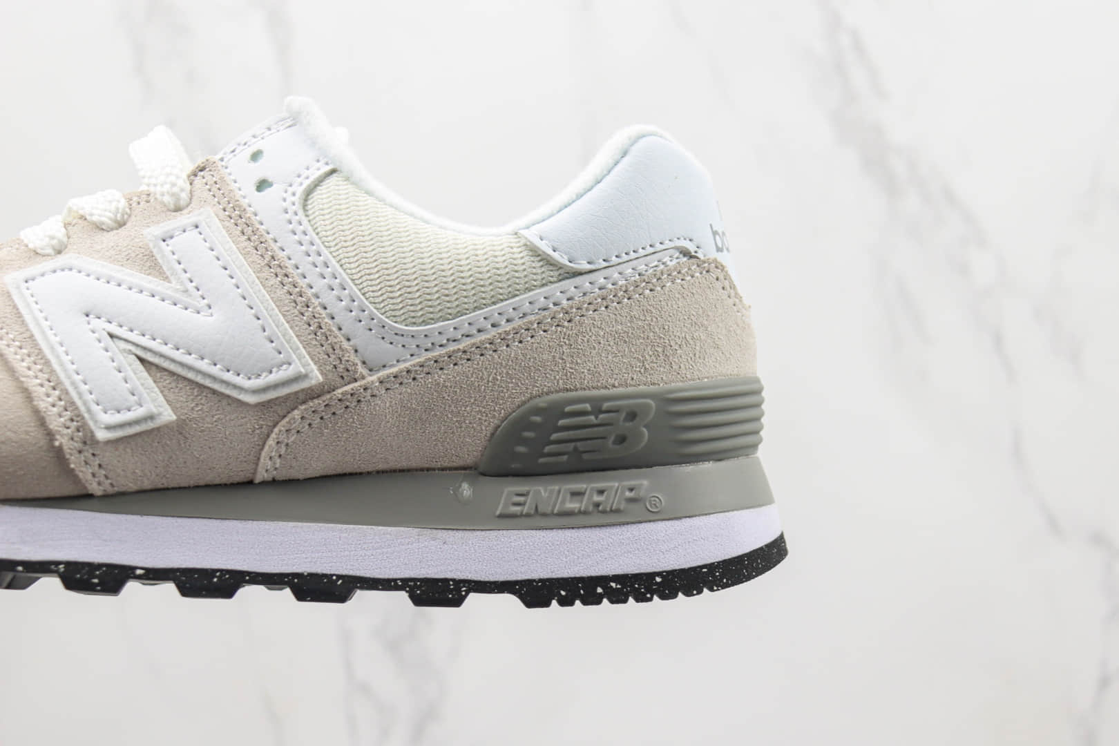 新百伦New Balance 574纯原版本NB574白粉色复古慢跑鞋 莆田新百伦货源 货号：ML574EVW