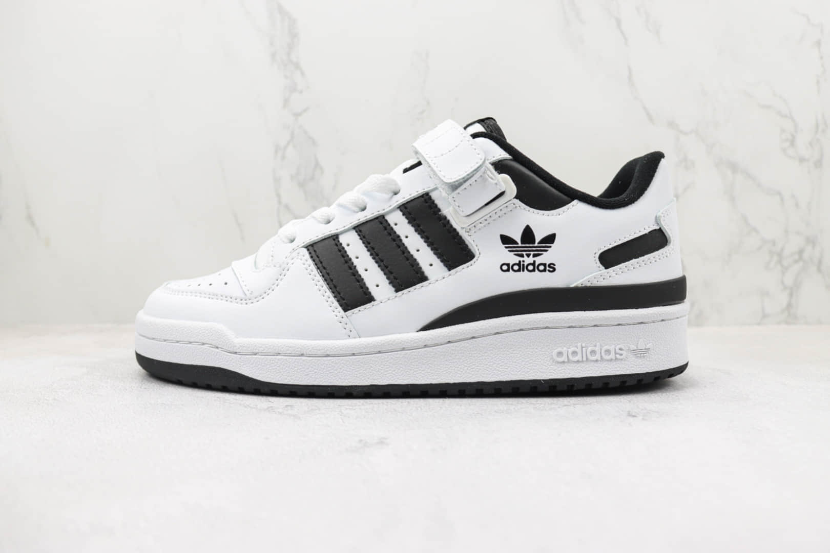 阿迪达斯adidas Forum 84 Low ACE纯原版本三叶草84白黑色魔术贴复古板鞋 莆田阿迪达斯货源 货号：FY7757