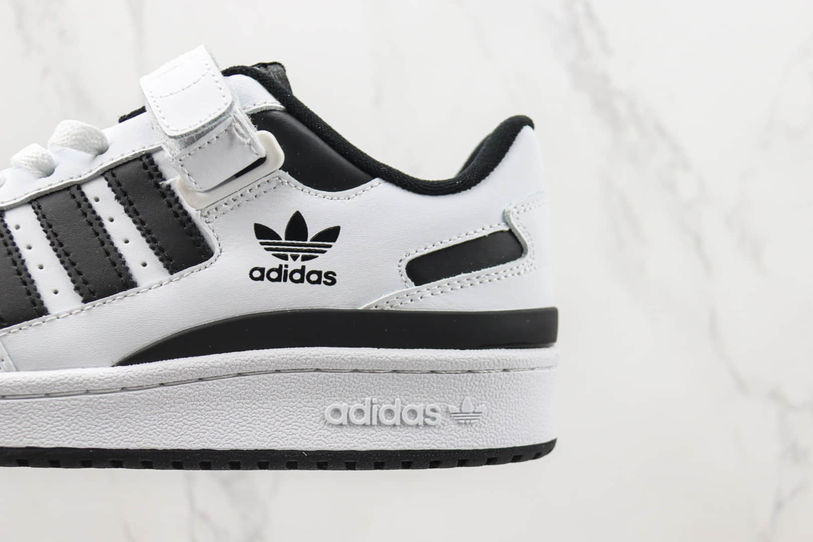 阿迪达斯adidas Forum 84 Low ACE纯原版本三叶草84白黑色魔术贴复古板鞋 莆田阿迪达斯货源 货号：FY7757