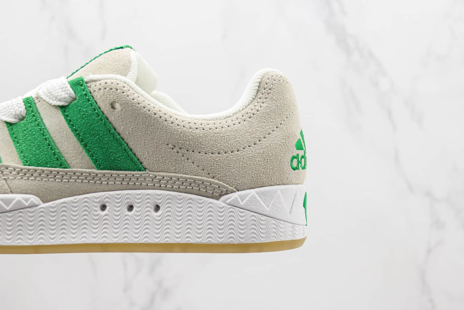 阿迪达斯Atmos x adidas Adimatic Low纯原版本马蒂奇联名灰绿色鲨鱼面包鞋 莆田阿迪达斯货源 货号：HR0776