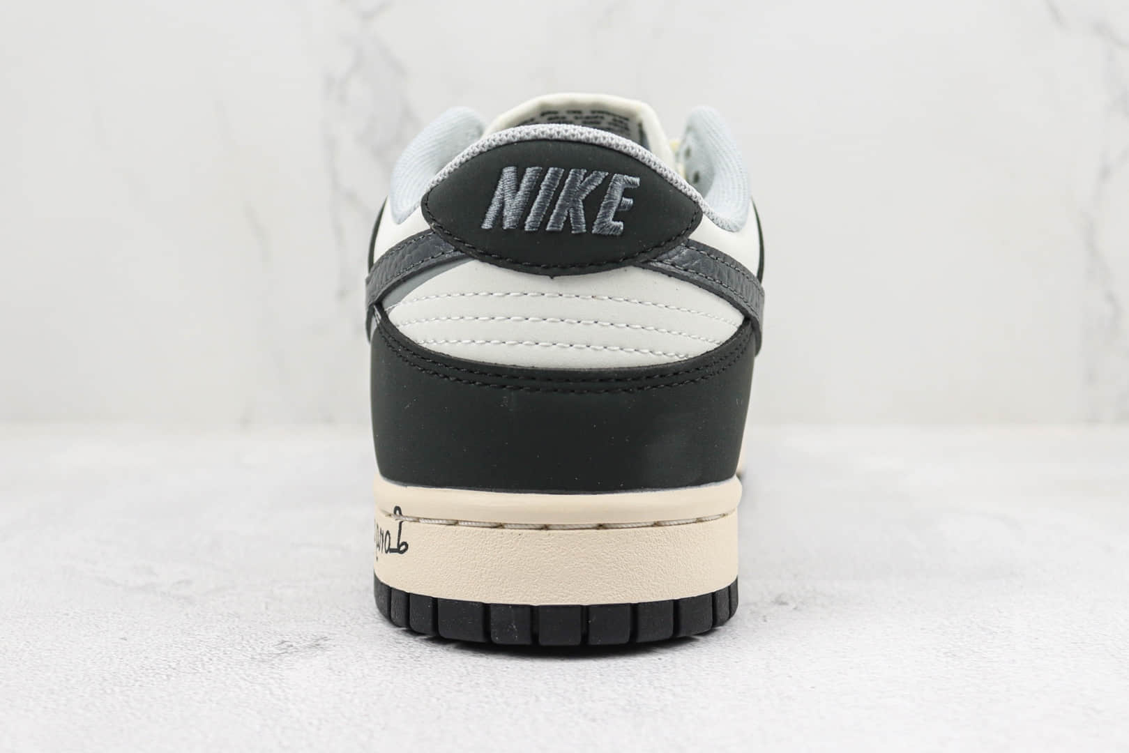 耐克Nike SB Dunk Low纯原版本大友克洋低帮SB Dunk黑灰双钩板鞋 莆田天花板Dunk系列 货号:DD0302-256