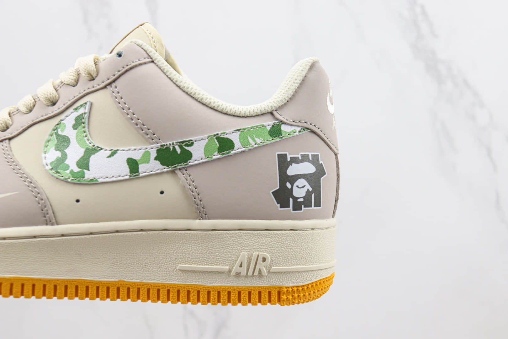 耐克Nike Air Force 1 '07 Low纯原版本低帮空军一号米灰迷彩勾 莆田天花板AF1系列 货号：BS9055-301