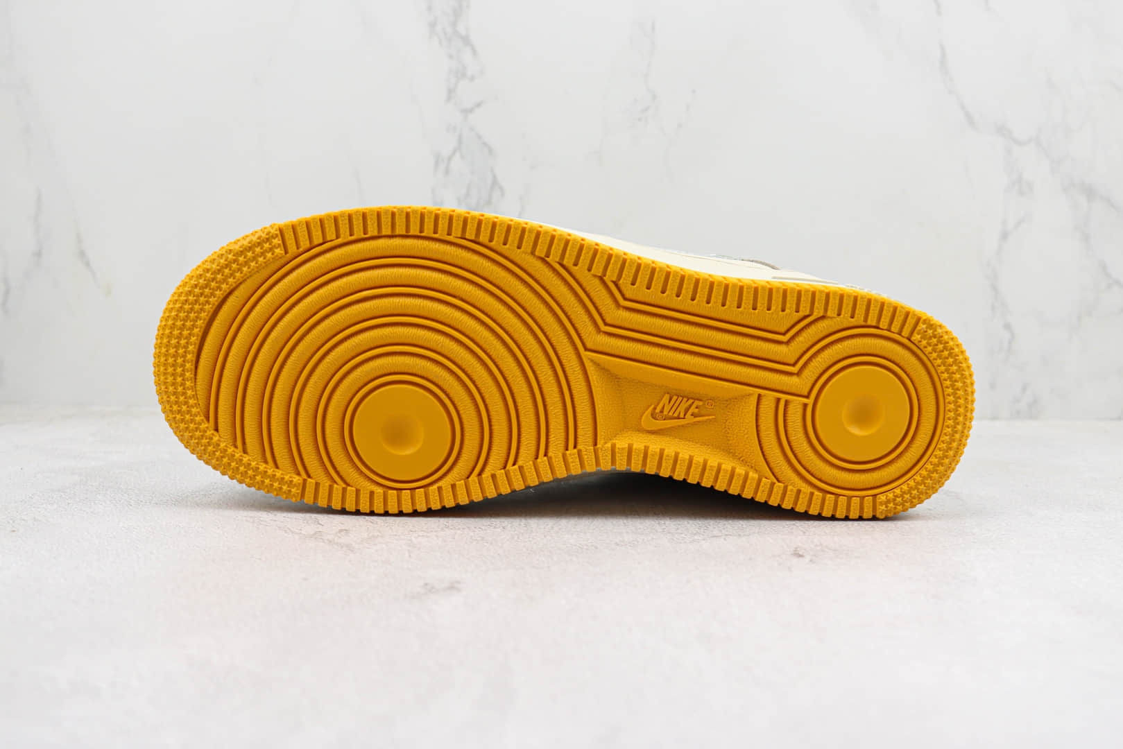 耐克Nike Air Force 1 '07 Low纯原版本低帮空军一号米灰迷彩勾 莆田天花板AF1系列 货号：BS9055-301