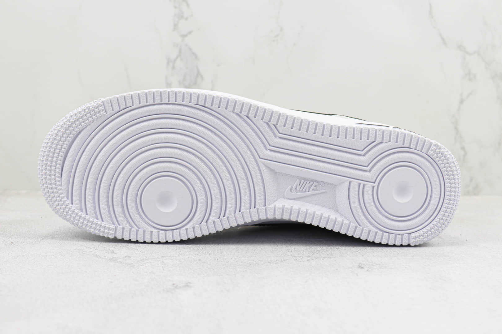 耐克Nike Air Force 1 Low纯原版本低帮空军一号白黑板鞋 莆田天花板AF1系列 货号：CJ0952-100