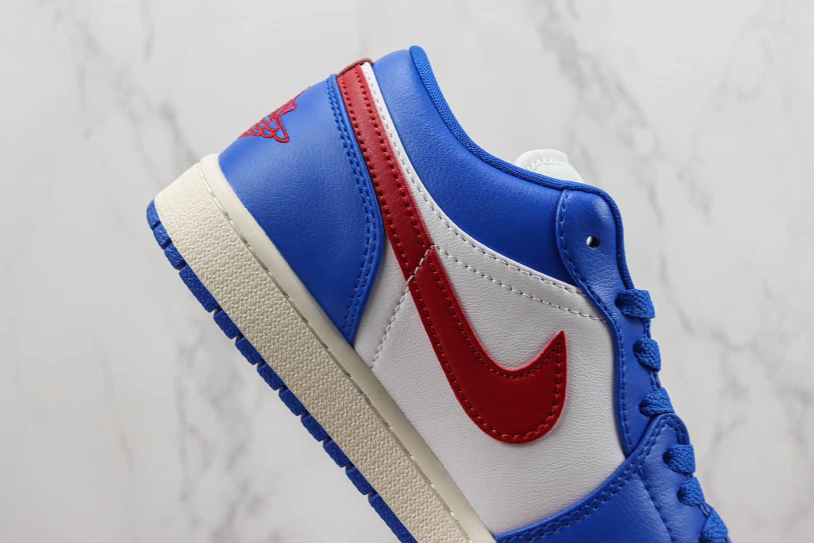 乔丹Air Jordan 1 Low纯原版本低帮AJ1白蓝红配色板鞋 莆田天花板AJ1系列板鞋 货号:DC0774-416