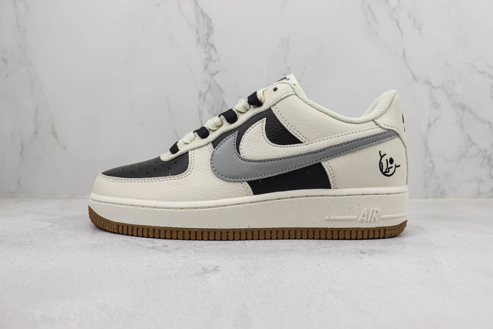 耐克Nike Air Force 1'07 Low纯原版本低帮空军一号黑白熊猫双勾板鞋 莆田天花板AF1系列 货号：CC2569-077