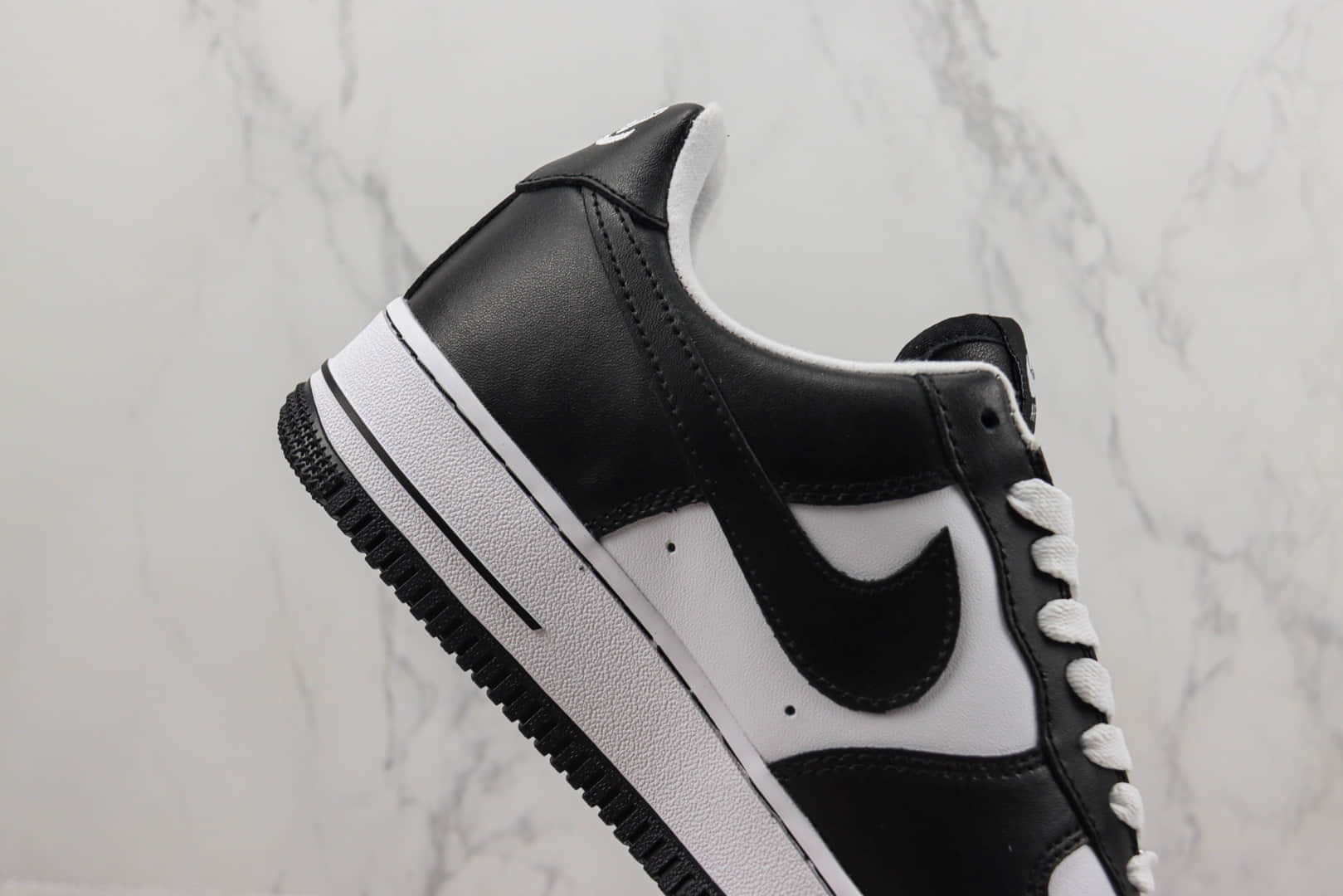 耐克Terror Squad x Nike Air Force 1'07 Low纯原版本低帮空军一号TS联名款黑白板鞋 莆田天花板AF1系列 货号：DR9868-102