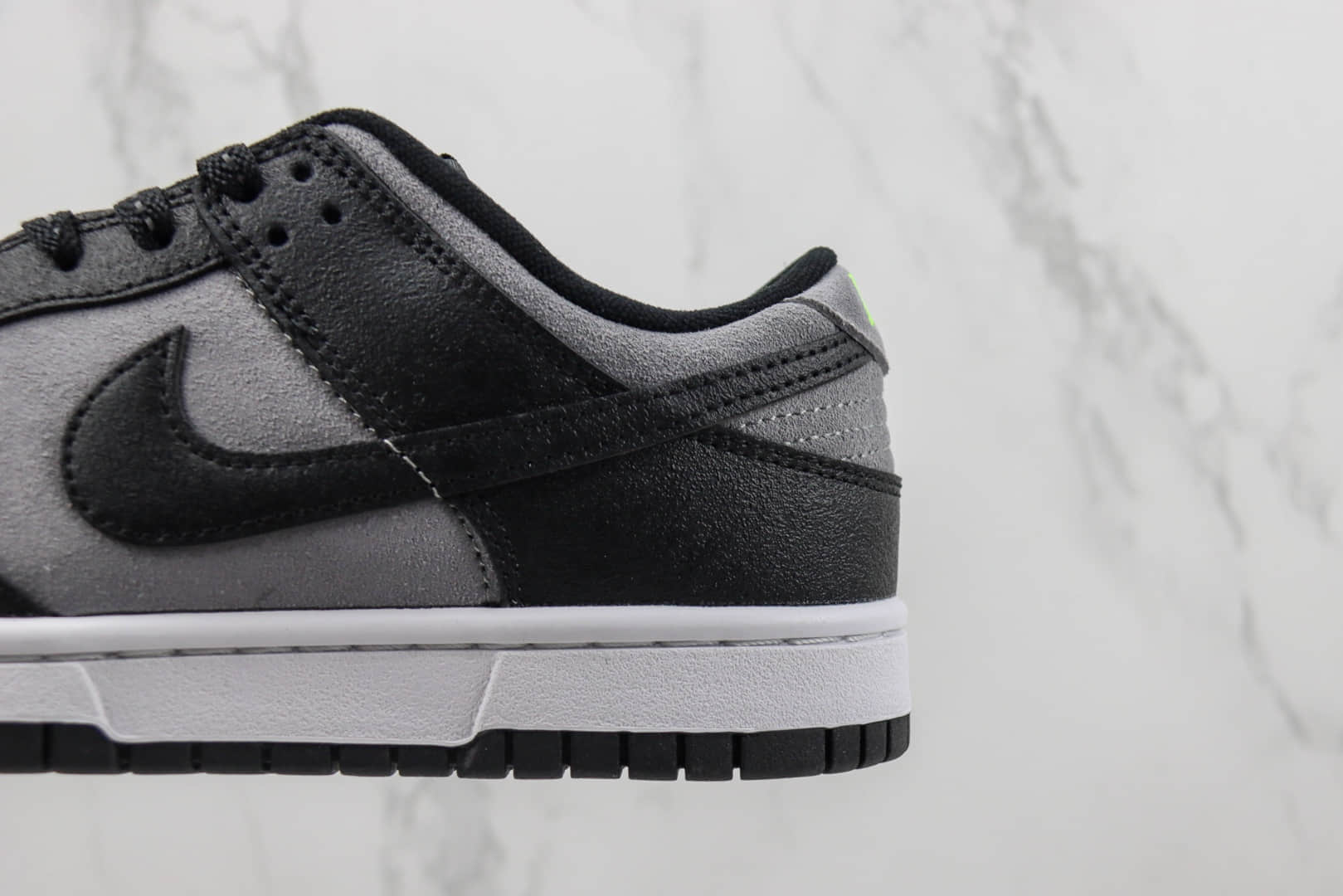 耐克Nike SB Dunk Low纯原版本低帮SB Dunk黑灰小绿勾板鞋 莆田天花板Dunk系列 货号:FQ2205-001