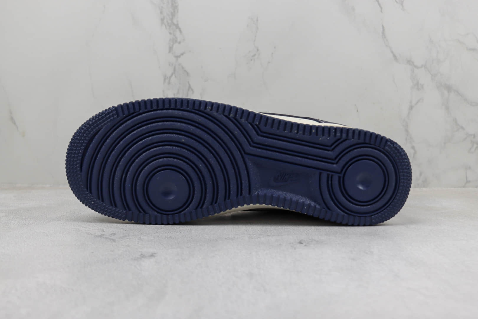 耐克Nike Air Force 1 '07 Low纯原版本斯图西联名空军一号海军蓝板鞋 莆田天花板AF1系列 货号：AE1686-102