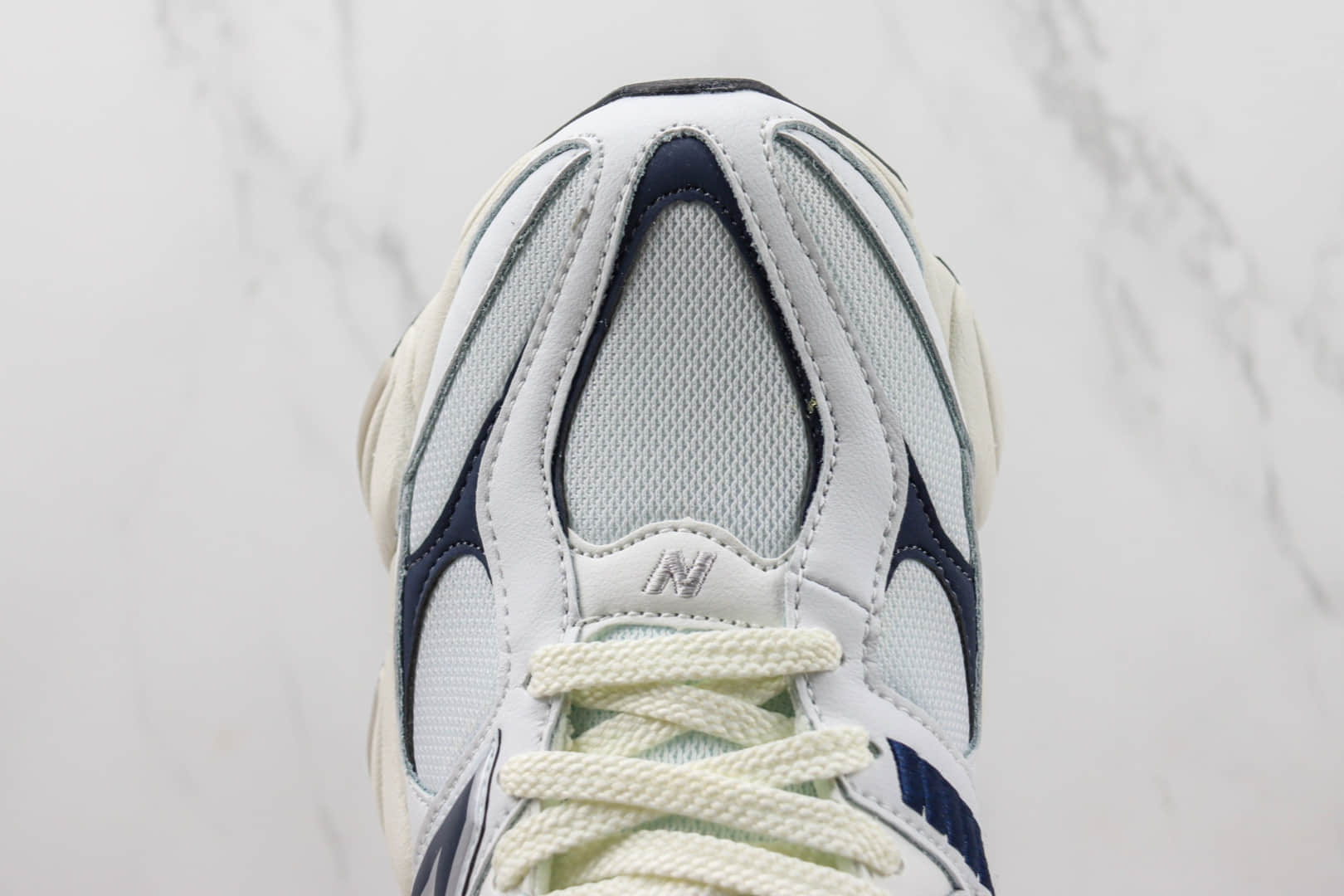 新百伦New Balance 9060纯原版本NB9060白蓝色复古慢跑鞋 莆田复刻新百伦 货号：U9060VNB