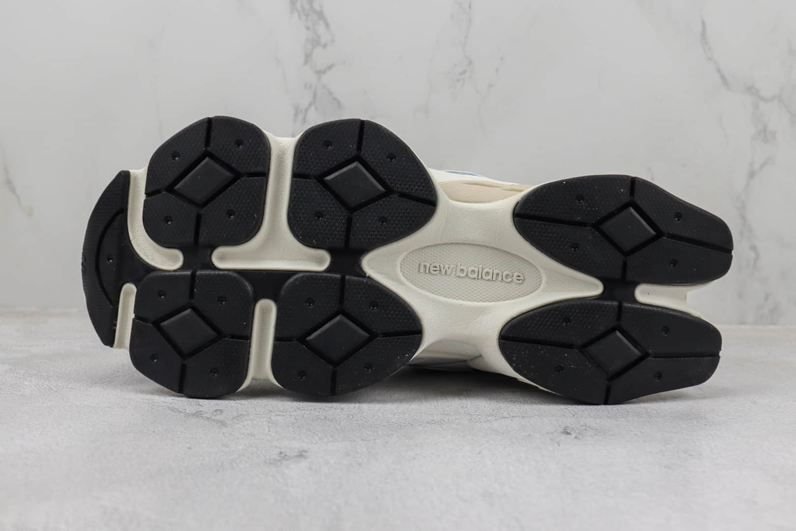 新百伦New Balance 9060纯原版本NB9060白蓝色复古慢跑鞋 莆田复刻新百伦 货号：U9060VNB