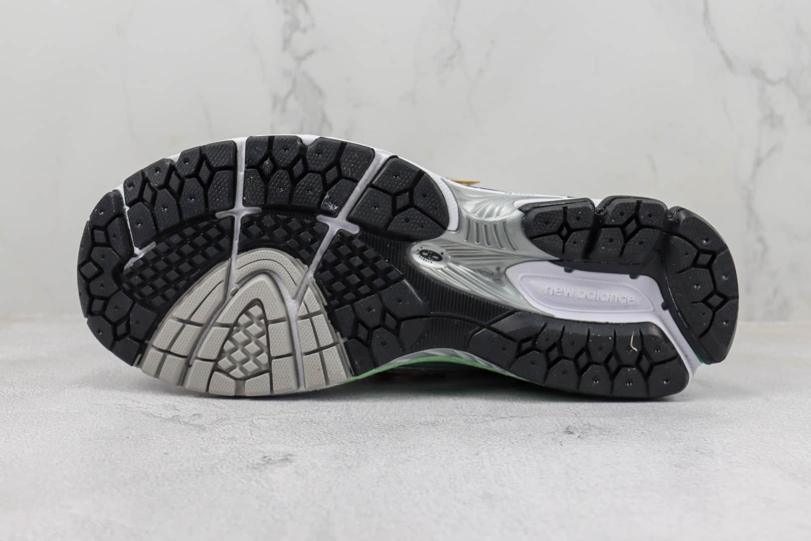 新百伦Aimé Leon Dore x New Balance 1906R纯原版本NB1906R白绿色复古跑鞋 莆田新百伦货源 货号:M1906RL1