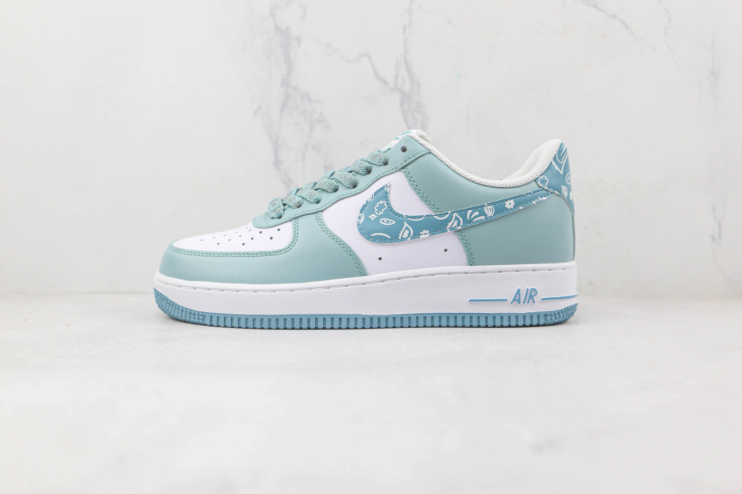 耐克Nike Air Force 1’07 Low纯原版本低帮空军一号白蓝腰果花板鞋 莆田耐克货源 货号:XM9612-092