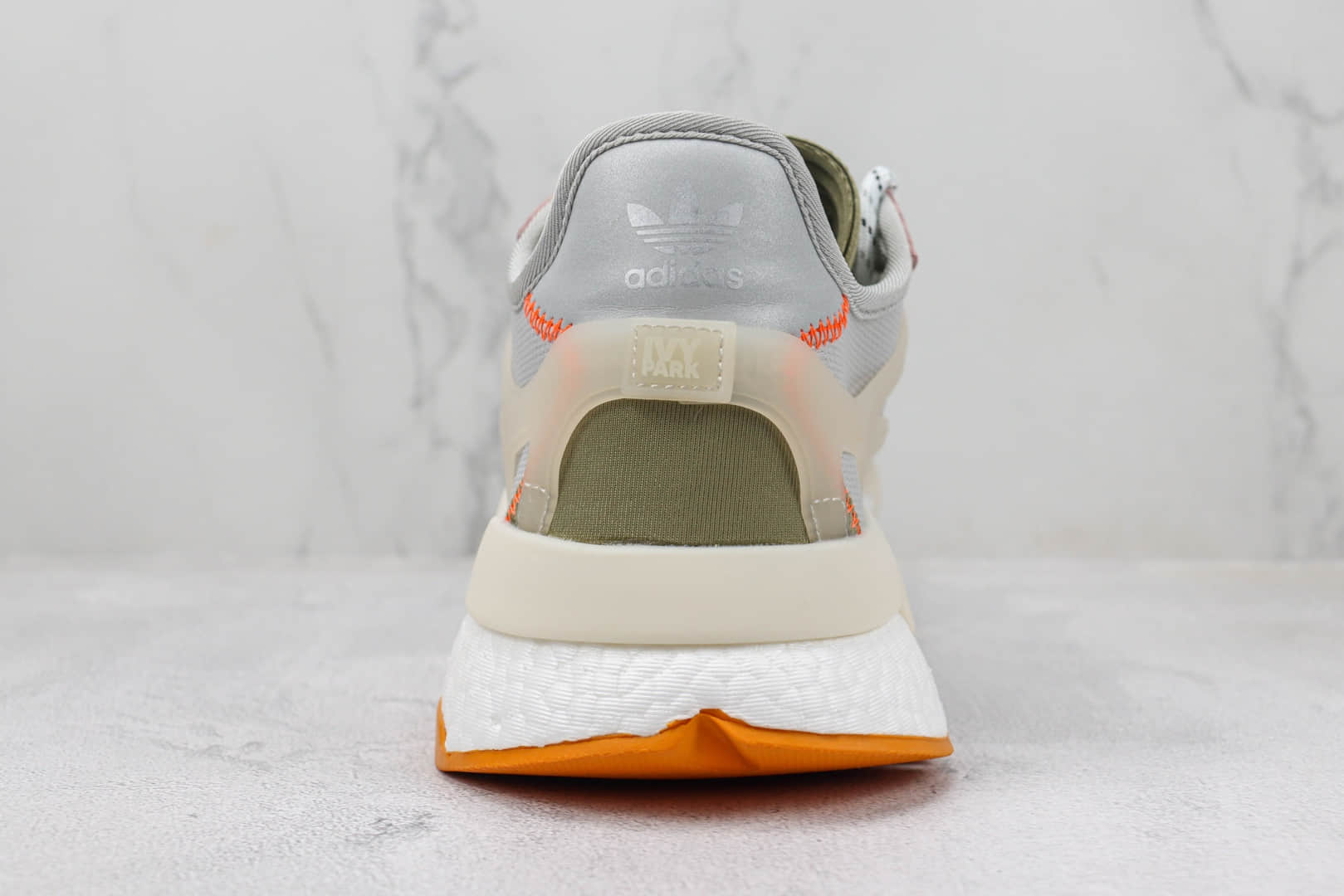 阿迪达斯adidas IVP Nite Jogger纯原版本碧昂丝联名夜行者灰桔粉色爆米花跑鞋 莆田复刻阿迪达斯 货号:ID5101